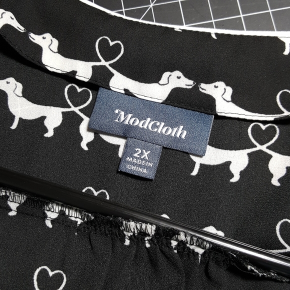 Modcloth | weiner dog sheer sleeveless top 2X plus - Picture 9 of 13